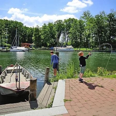 Hafenflair Am Plauer