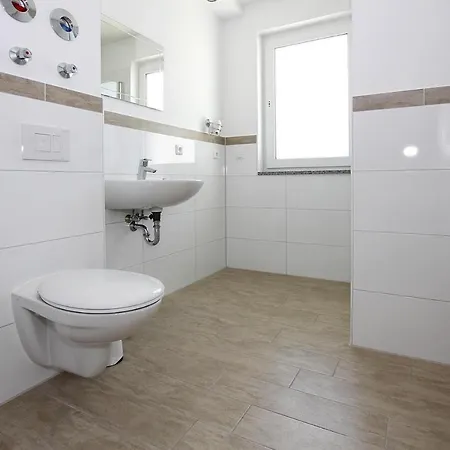 Hafenflair Am Plauer *